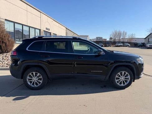 Used 2021 Jeep Cherokee Latitude Lux w/ Comfort/Convenience Group image 5
