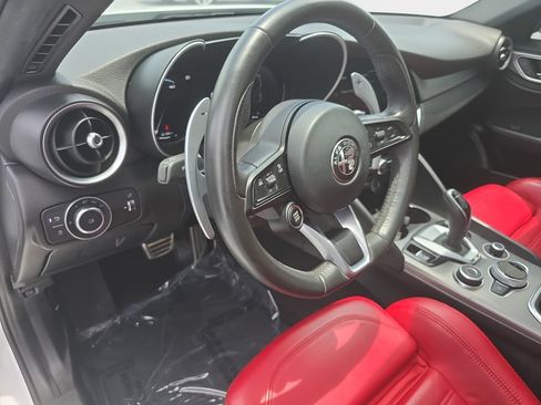 Used 2024 Alfa Romeo Giulia Veloce RWD image 27