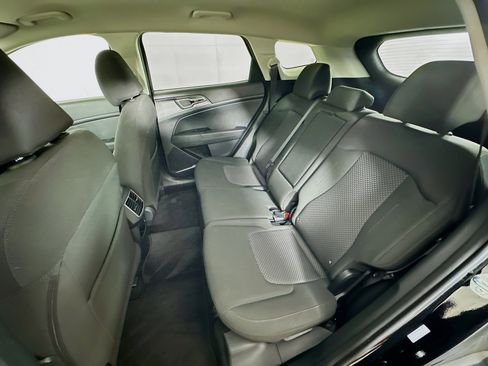 Used 2025 Kia Sportage LX image 25