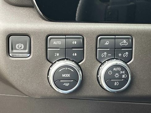 Used 2025 GMC Sierra 1500 SLT w/ SLT Premium Plus Package image 42