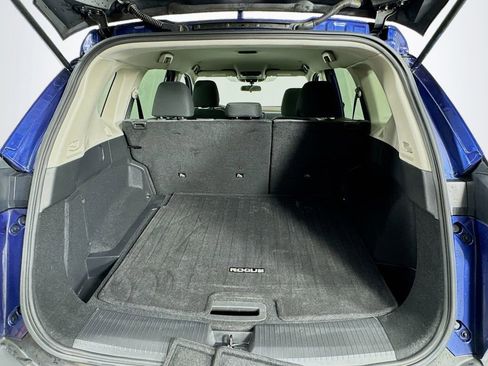 Used 2023 Nissan Rogue SV image 31
