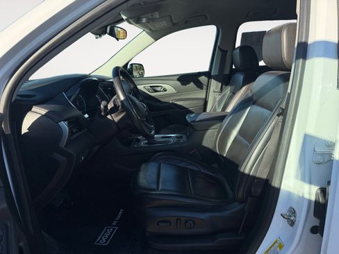 Used 2020 Chevrolet Traverse LT w/ LPO, Blackout Package image 10