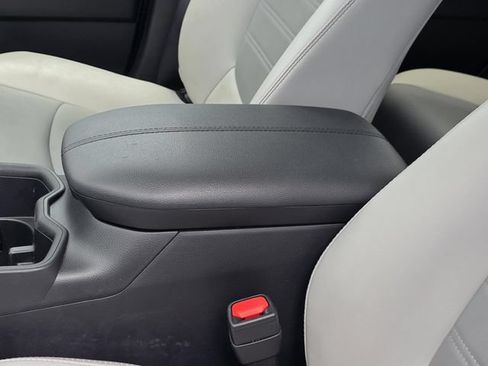 Used 2023 Toyota RAV4 XLE Premium FWD image 9