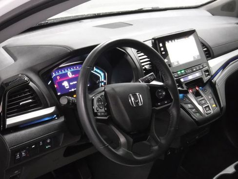 Used 2023 Honda Odyssey Touring image 17
