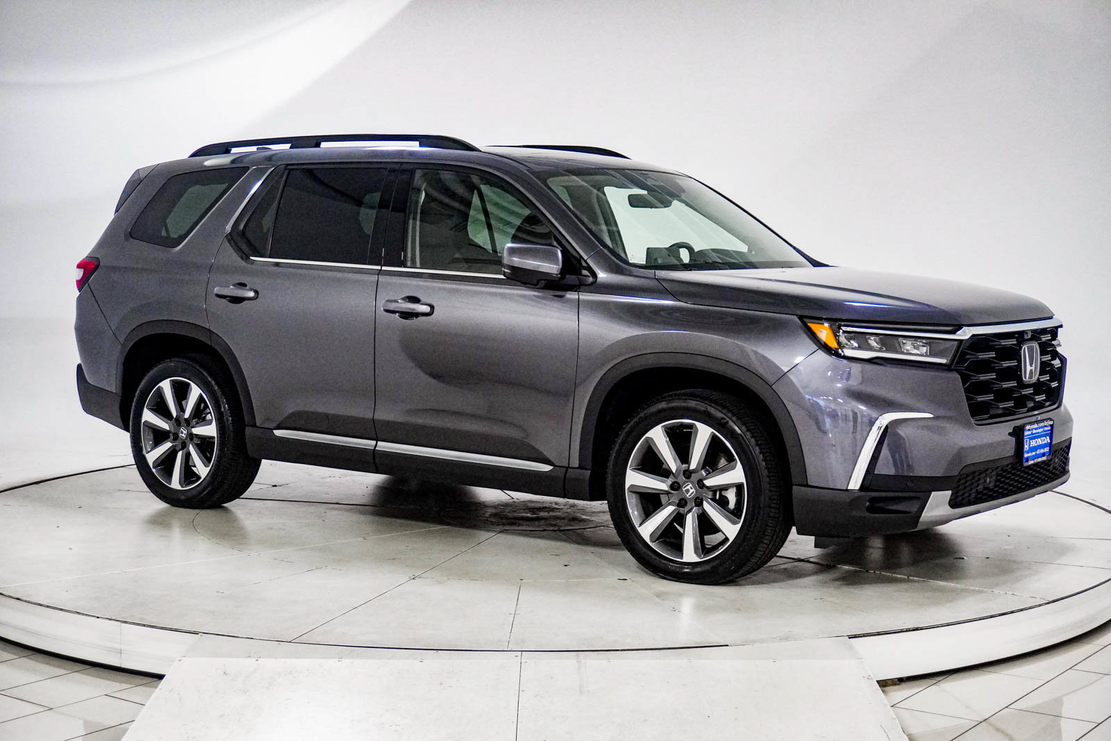 Certified 2025 Honda Pilot Elite image 13