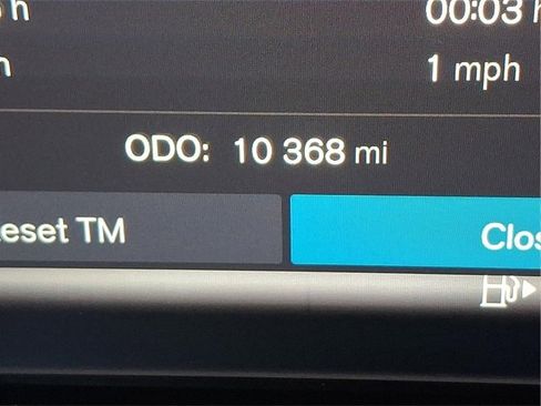 Certified 2025 Volvo XC60 B5 Plus image 17