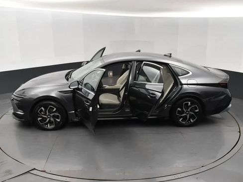 Used 2025 Hyundai Sonata SEL FWD image 7