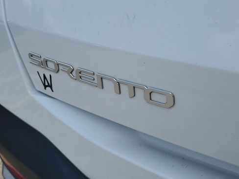 Certified 2024 Kia Sorento S w/ Panoramic Sunroof Package AWD/4WD image 6