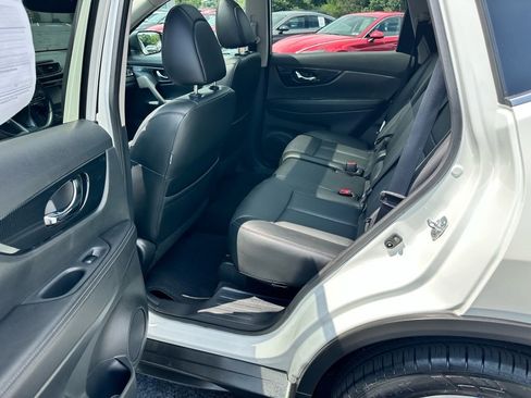 Used 2017 Nissan Rogue SL image 15