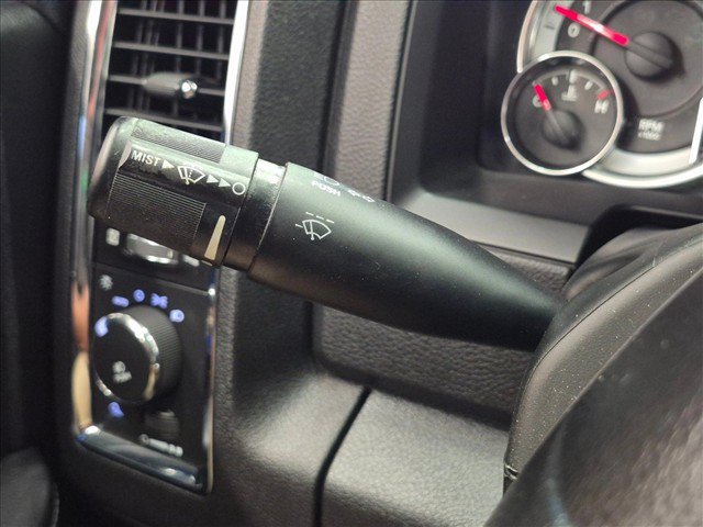 Used 2016 RAM 1500 Laramie RWD image 15