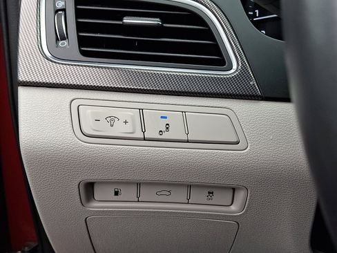 Used 2016 Hyundai Sonata Sport w/ Option Group 03 FWD image 24