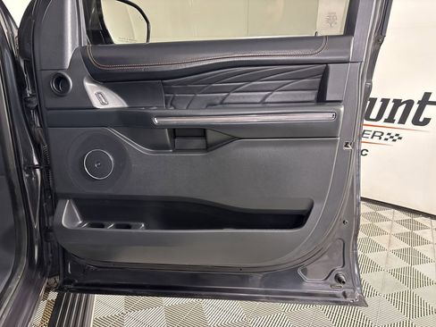 Used 2023 Ford Expedition Platinum image 31