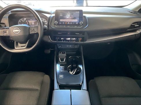 Used 2025 Nissan Rogue SV FWD image 6