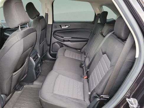 Used 2022 Ford Edge SE w/ Black Appearance Package image 23