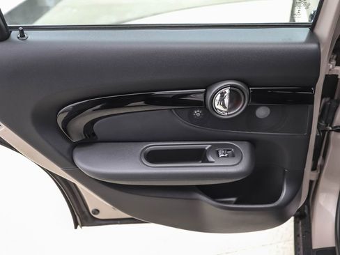 Used 2023 MINI Cooper Clubman S w/ Premium Package image 19