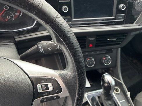 Used 2019 Volkswagen Jetta image 29