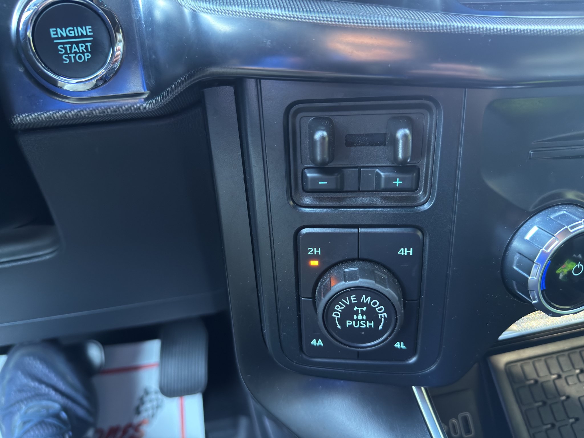 Used 2025 Ford F150 Raptor AWD/4WD image 26