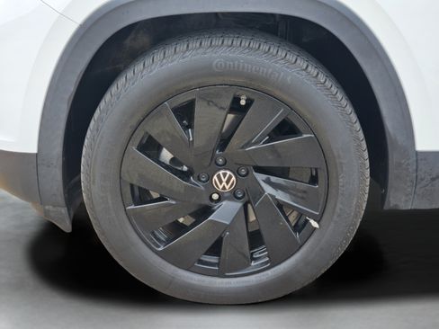 Used 2024 Volkswagen Atlas SE FWD image 31