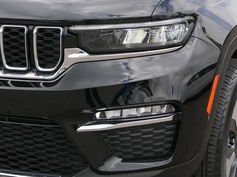 Used 2023 Jeep Grand Cherokee 4WD 4xe image 7