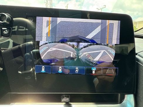 Used 2025 Chevrolet Corvette Stingray Preferred Cpe w/ Z51 Performance Package RWD image 28