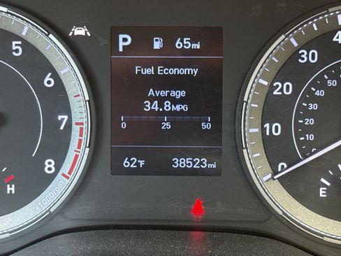 Used 2021 Hyundai Venue SEL w/ Premium Package FWD image 5