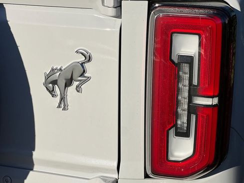 Used 2025 Ford Bronco Badlands image 30