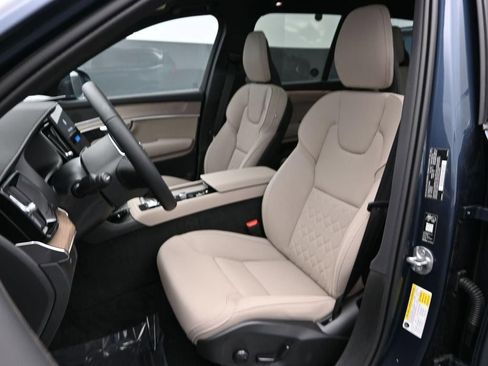 New 2026 Volvo XC90 B6 Core image 8