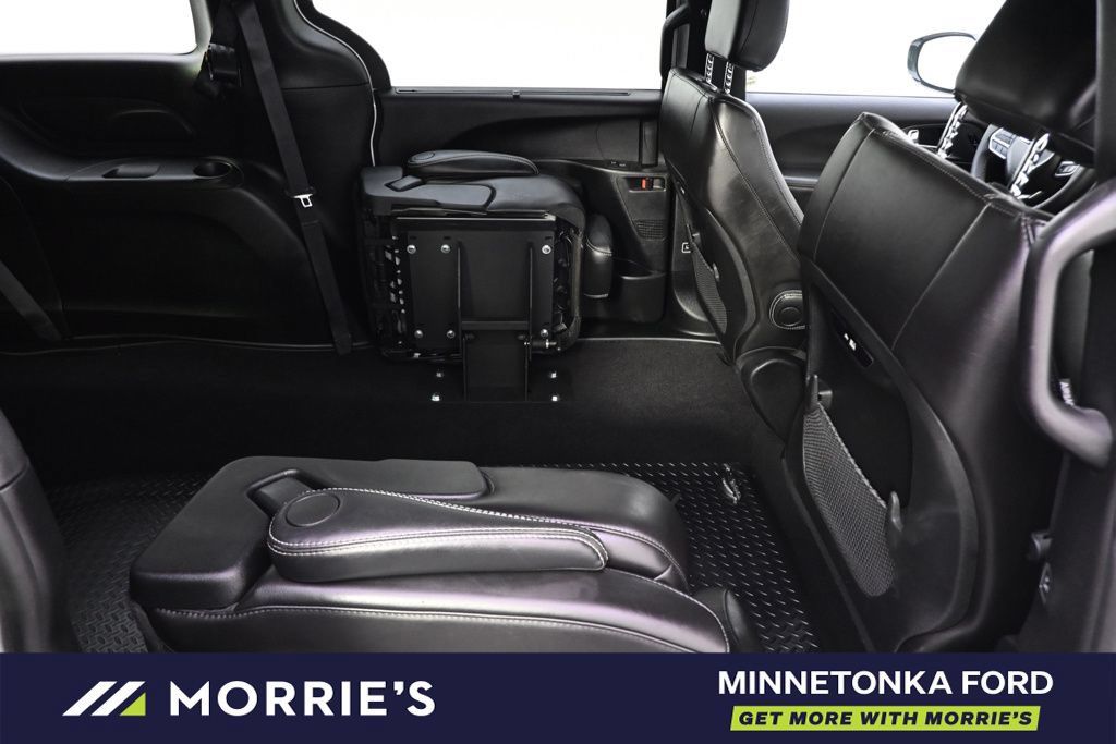 Used 2026 Chrysler Pacifica Select FWD image 20