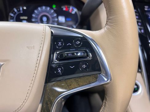 Used 2020 Cadillac Escalade Platinum AWD/4WD image 29