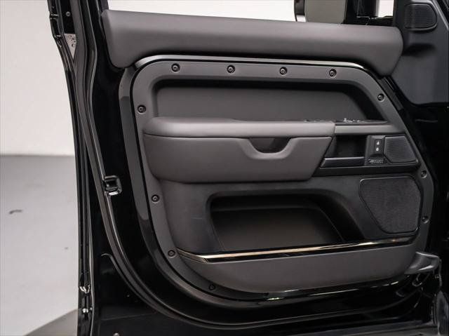 New 2026 Land Rover Defender 110 OCTA AWD/4WD image 25