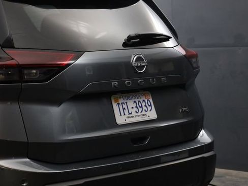 Used 2025 Nissan Rogue SV image 7