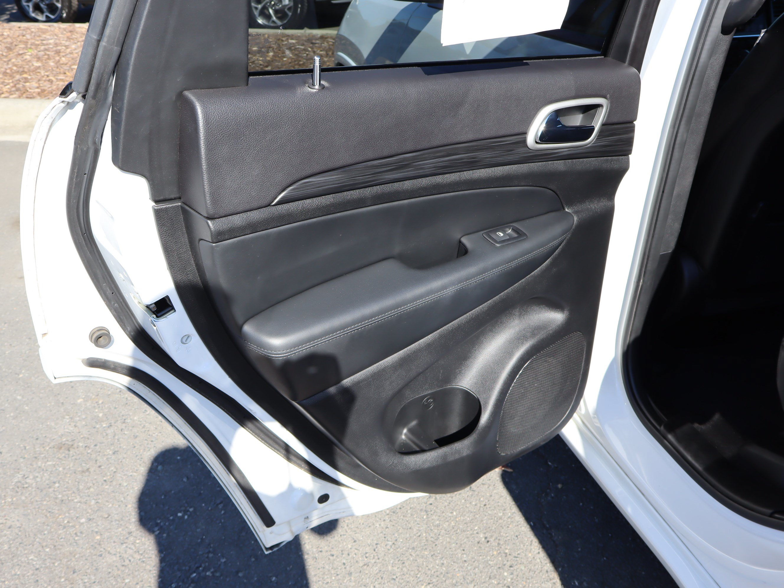Used 2022 Jeep Grand Cherokee Laredo X AWD/4WD image 29