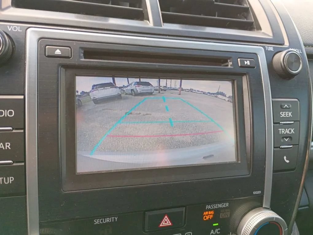 Used 2014 Toyota Camry SE FWD image 13