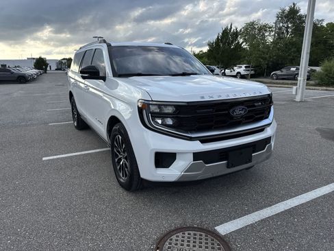 Used 2025 Ford Expedition Max Platinum AWD/4WD image 16