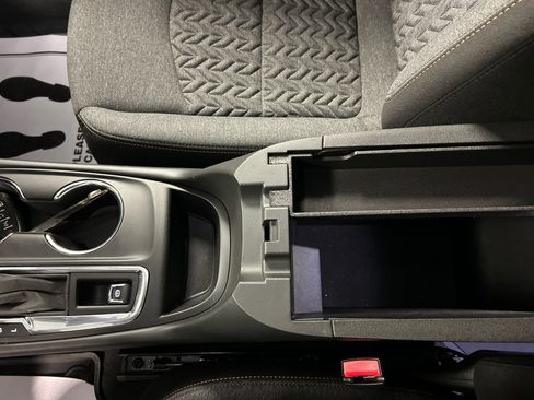 Used 2024 Chevrolet Equinox LT image 20