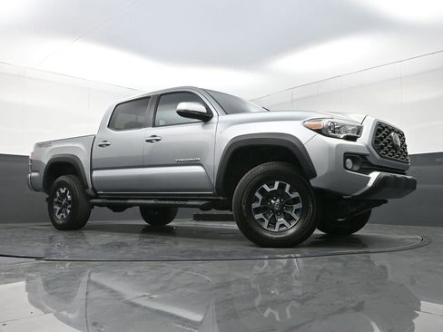 Used 2022 Toyota Tacoma TRD Off-Road w/ Technology Package image 24