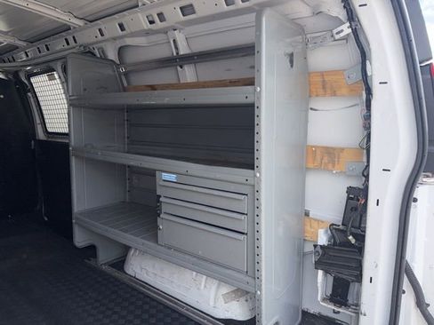 Used 2021 GMC Savana 2500 w/ Driver Convenience Package image 9