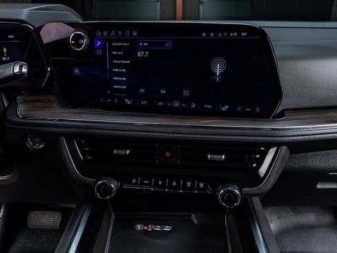 Used 2025 Chevrolet Tahoe Z71 w/ Z71 Off-Road Package image 24