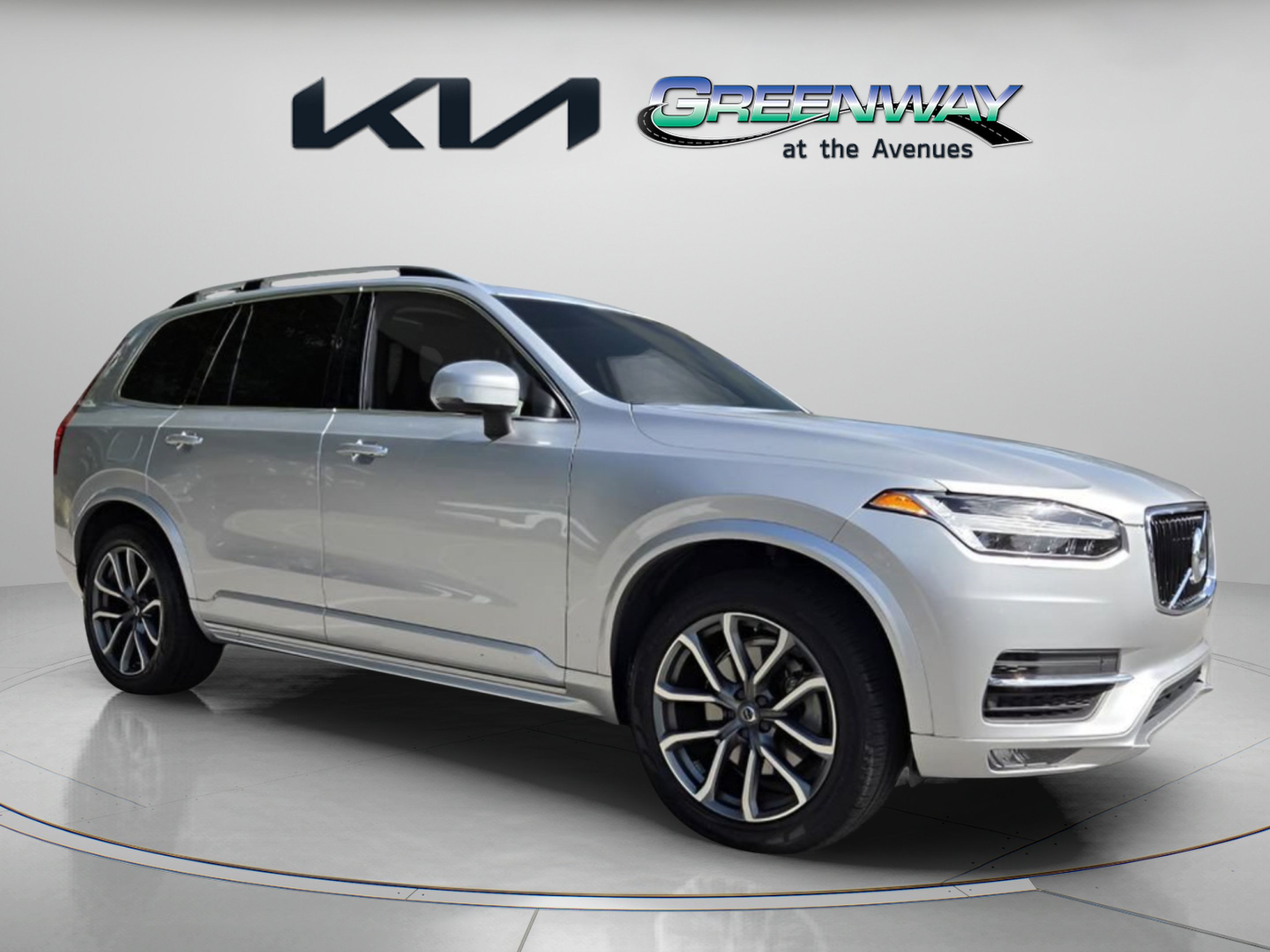 Used 2019 Volvo XC90 T5 Momentum w/ Protection Package Premier AWD/4WD image 1