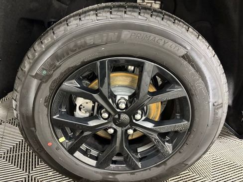 New 2025 Jeep Grand Cherokee Altitude image 7