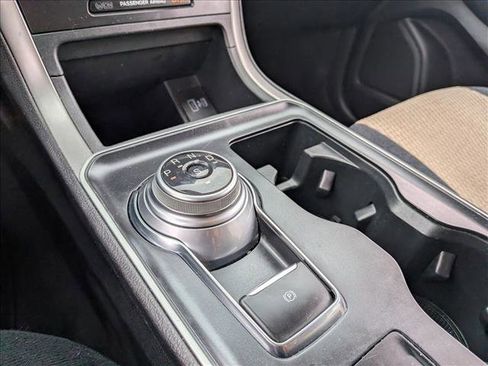 Used 2021 Ford Edge SE image 11