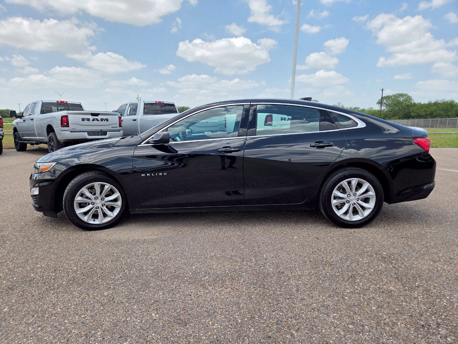 Used 2024 Chevrolet Malibu LT FWD image 4