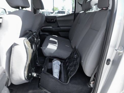 Used 2018 Toyota Tacoma SR5 image 31