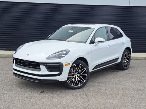 Used 2026 Porsche Macan AWD/4WD image 1