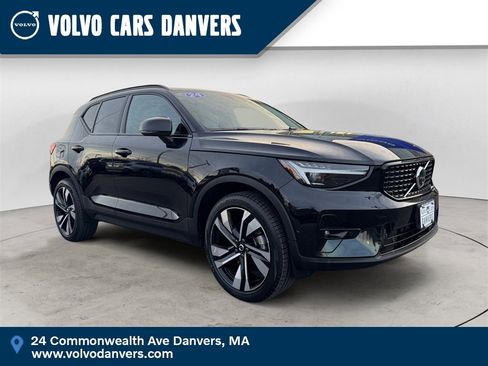 Certified 2024 Volvo XC40 B5 Plus w/ Climate Package image 1