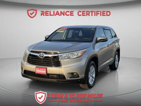 Used 2015 Toyota Highlander LE AWD/4WD image 1
