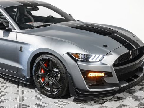 Used 2020 Ford Mustang Shelby GT500 w/ Carbon Fiber Track Pack RWD image 5