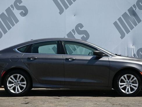 Used 2015 Chrysler 200 Limited w/ Convenience Group FWD image 4