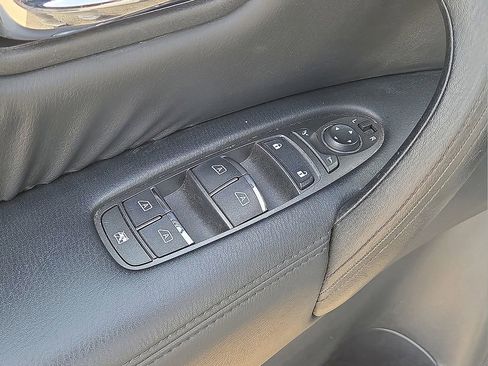 Used 2024 Nissan Armada SL image 20