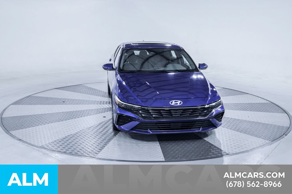 Used 2025 Hyundai Elantra SEL FWD image 15